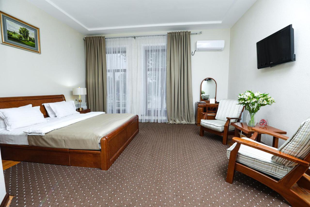 Khujand Grand Hotel מראה חיצוני תמונה